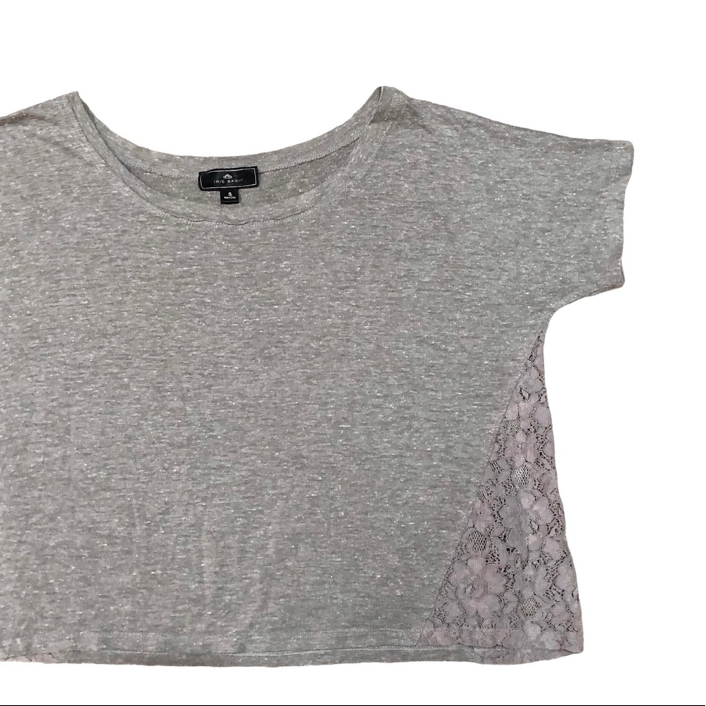 Gray Iris Basic Top with Floral Pattern